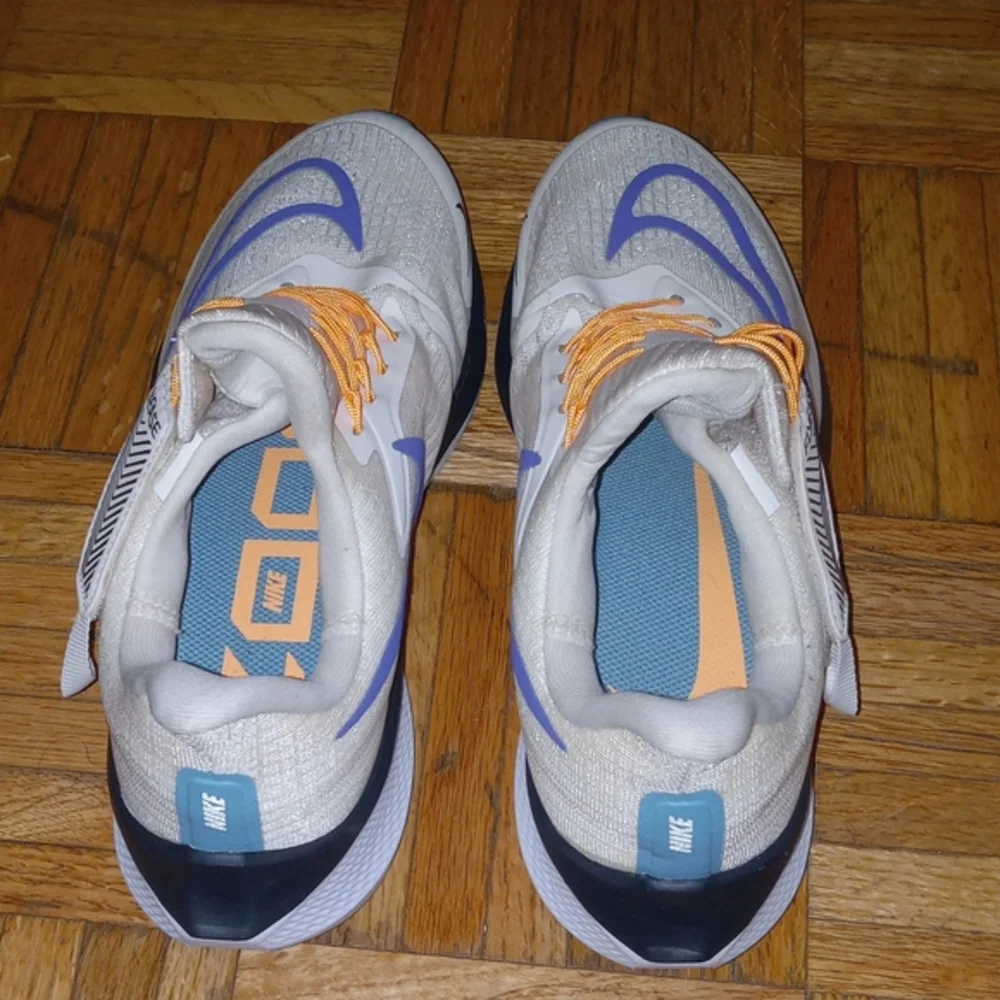Women Nike sneakers